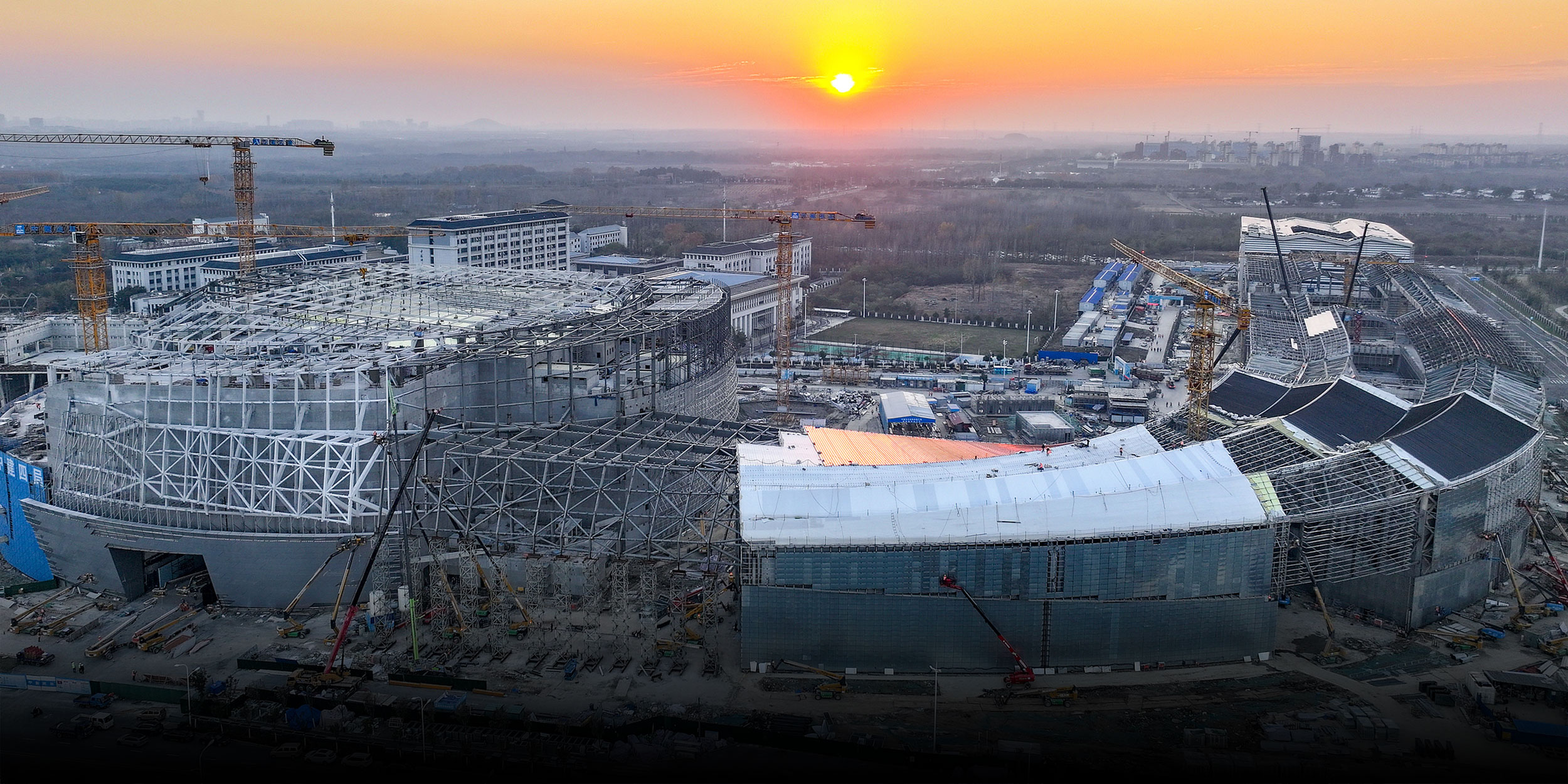 Vista aérea del Tokamak Superconductor Experimental de Plasma en Construcción (BEST), Hefei, Anhui, nov. 2025.