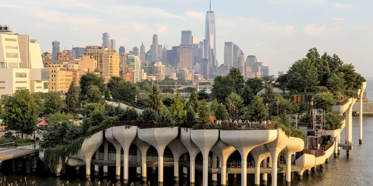Little Island, parque flotante sobre el río Hudson, Nueva York